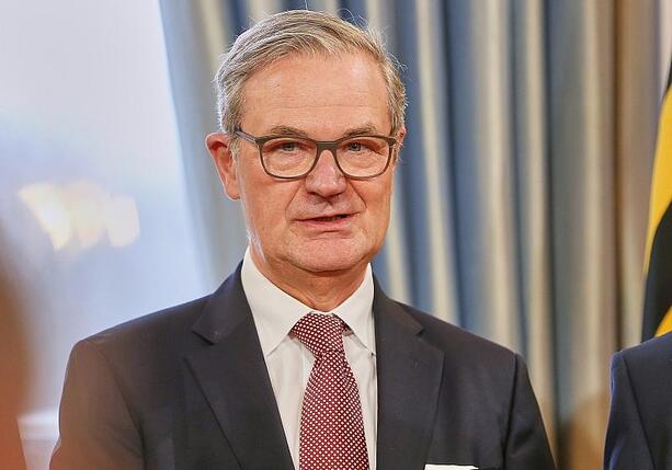 Bild vergr&ouml;&szlig;ern: Scheidender Rechnungshof-Präsident beklagt Verschiebebahnhof