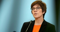 Kramp-Karrenbauer fordert CDU zu klarer Abgrenzung von AfD auf
