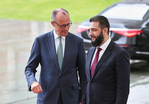 Bild vergr&ouml;&szlig;ern: Syrischer Präsident im Kanzleramt empfangen