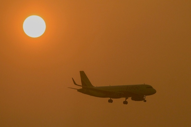 Bild vergr&ouml;&szlig;ern: Flugbenzin in Indien stark verteuert - Dieselpreis in Kambodscha verdoppelt