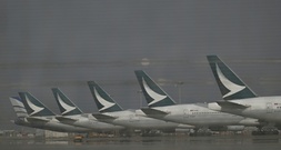 Airlines erhöhen Treibstoffzuschläge - Lufthansa weniger von Kerosin-Preisanstieg betroffen