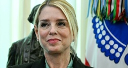 US-Medien: Trump prüft Entlassung von Justizministerin Bondi