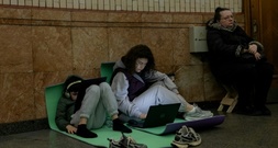 Massive russische Luftangriffe auf Ukraine am hellichten Tage - Selenskyj kritisiert 