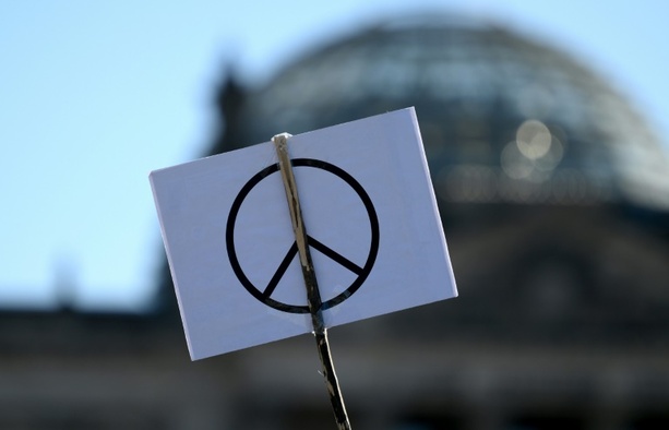 Bild vergr&ouml;&szlig;ern: Traditionelle Ostermärsche erreichen am Samstag Höhepunkt