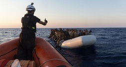 128 Abgeordnete fordern Regierung zu Einsatz für bessere Seenotrettung auf