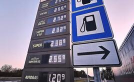 Linke und Grüne kritisieren Regierungshandeln in Spritpreis-Krise