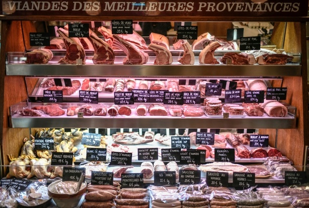 Bild vergr&ouml;&szlig;ern: Deutsche essen wieder mehr Fleisch - vor allem Geflügel