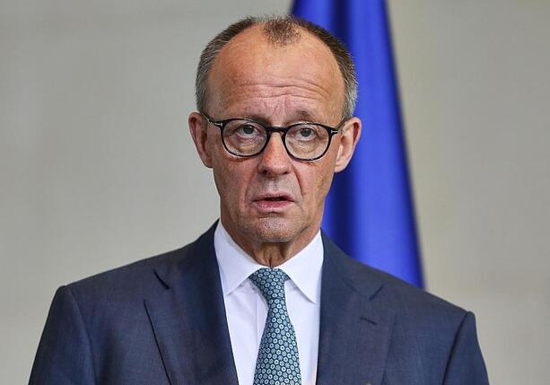 Bild vergr&ouml;&szlig;ern: Merz begrüßt Waffenruhe im Nahen Osten