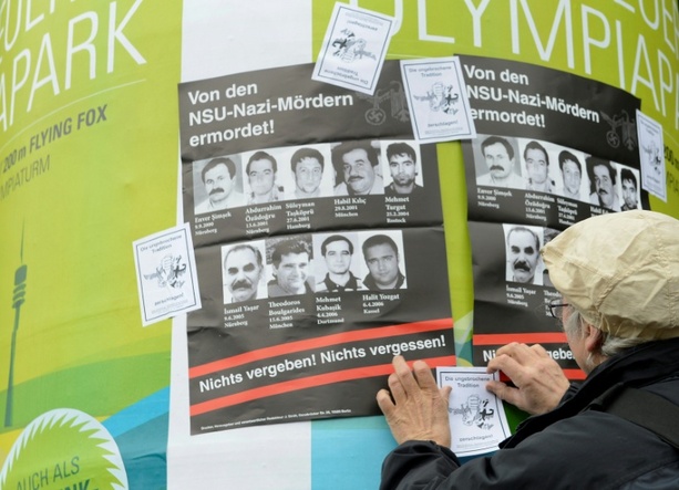 Bild vergr&ouml;&szlig;ern: Unbekannte stehlen Gedenkkranz für von NSU ermordeten Halit Yozgat in Kassel