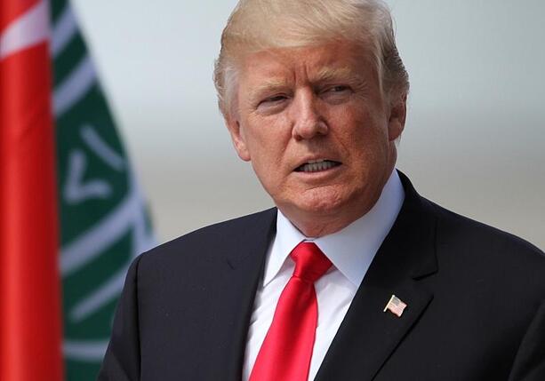 Bild vergr&ouml;&szlig;ern: Trump droht bei Waffenlieferungen an den Iran mit Zöllen