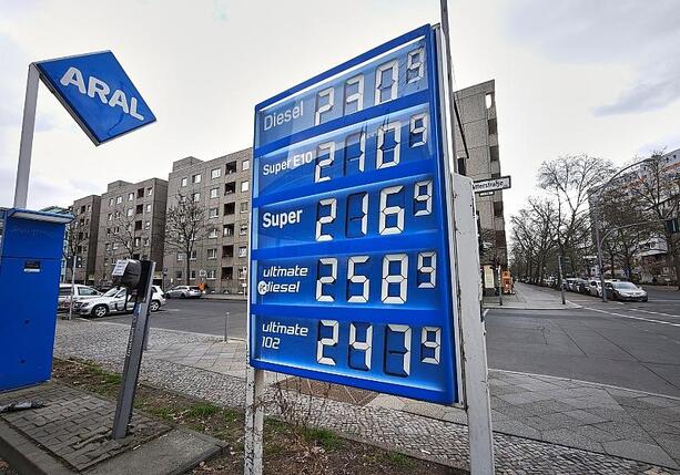 Bild vergr&ouml;&szlig;ern: Kartellamt rechnet mit sinkenden Spritpreisen