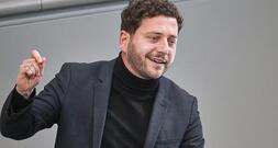 Banaszak fordert Tempolimit statt höherer Pendlerpauschale