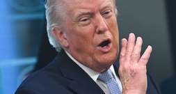 Trump warnt Teheran vor Erheben von Mautgebühren in Straße von Hormus