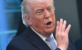 Trump warnt Teheran vor Erheben von Mautgebühren in Straße von Hormus