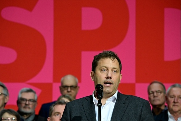 Bild vergr&ouml;&szlig;ern: Finanzminister Klingbeil trifft Gewerkschaften und Wirtschaftsverbände