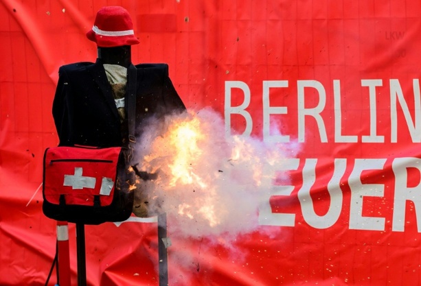 Bild vergr&ouml;&szlig;ern: Böllerexplosion in Kinderzimmer: Fünfjähriger in Schleswig-Holstein schwer verletzt