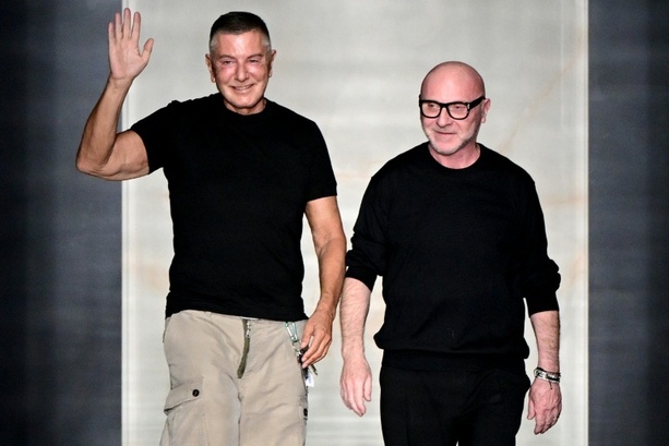 Bild vergr&ouml;&szlig;ern: Stefano Gabbana tritt als Unternehmenschef zurück - behält aber kreative Rolle