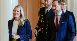 Kronprinzessin Mette-Marit zeigt sich erstmals mit Sauerstoffgerät