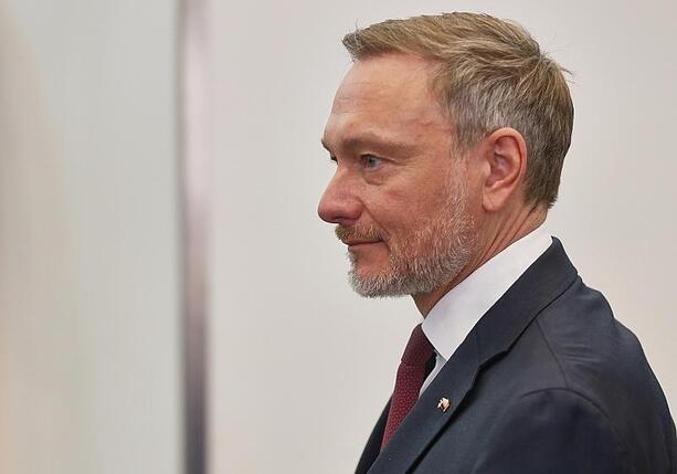 Bild vergr&ouml;&szlig;ern: Lindner wirbt für erneuten Tankrabatt