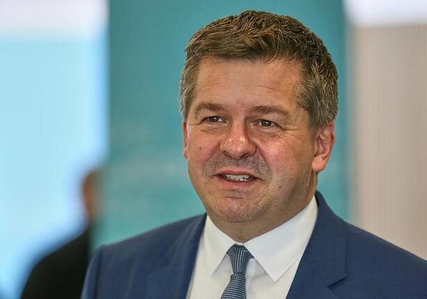 Bild vergr&ouml;&szlig;ern: Schulze fordert Merz zu schneller Spritpreis-Entlastung auf