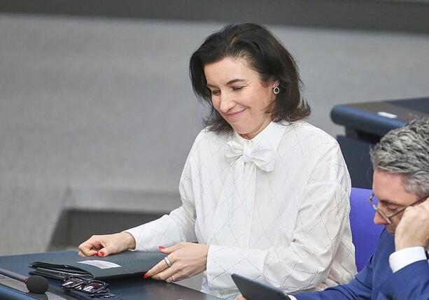 Bild vergr&ouml;&szlig;ern: Forschungsministerin Bär sieht Deutschland als Raumfahrtnation