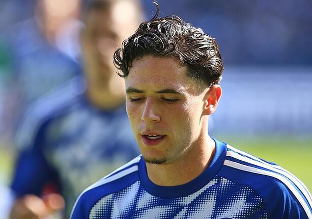 Bild vergr&ouml;&szlig;ern: 2. Bundesliga: Schalke verteidigt Tabellenführung in Unterzahl