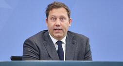 Klingbeil: Mineralölkonzerne verstärkt kartellrechtlich im Fokus