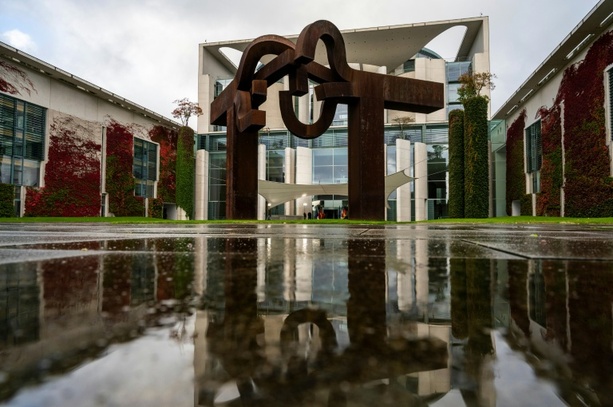 Bild vergr&ouml;&szlig;ern: Bundeskabinett berät über Entlastung für Länder und Kommunen