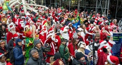 Berühmte Weihnachtsmänner-Kneipentour in New York: Festnahme wegen Veruntreuung