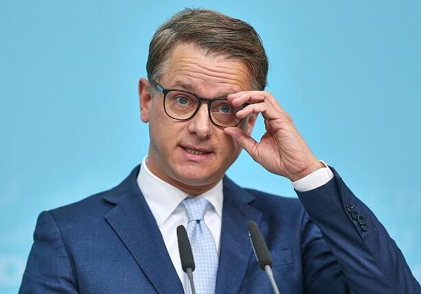 Bild vergr&ouml;&szlig;ern: Linnemann: Beamte dürfen Entlastungsprämie auf keinen Fall bekommen