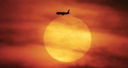 Luftverkehrswirtschaft fordert wegen Kerosinmangels Hilfe der Regierung