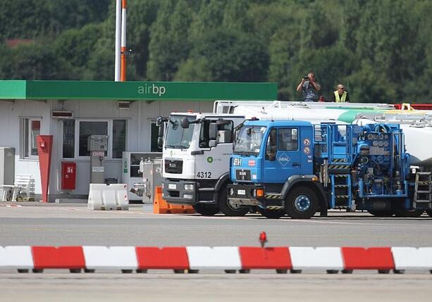 Bild vergr&ouml;&szlig;ern: Kerosin-Knappheit: Verbraucherschützer warnen vor Insolvenzen