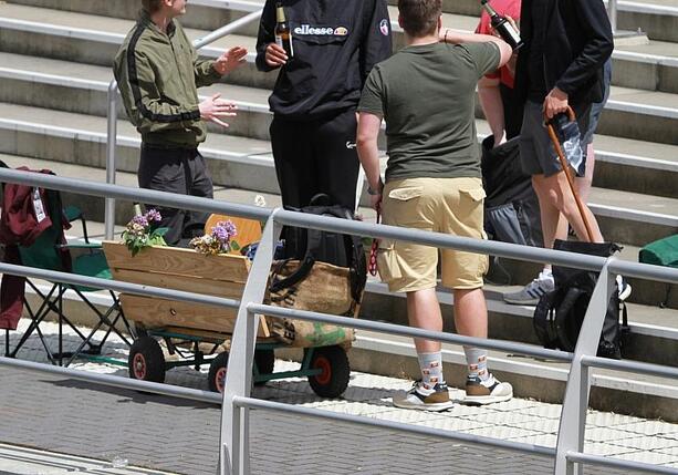 Bild vergr&ouml;&szlig;ern: Regierungssprecher: Abschaffung von Feiertag ist Spekulation