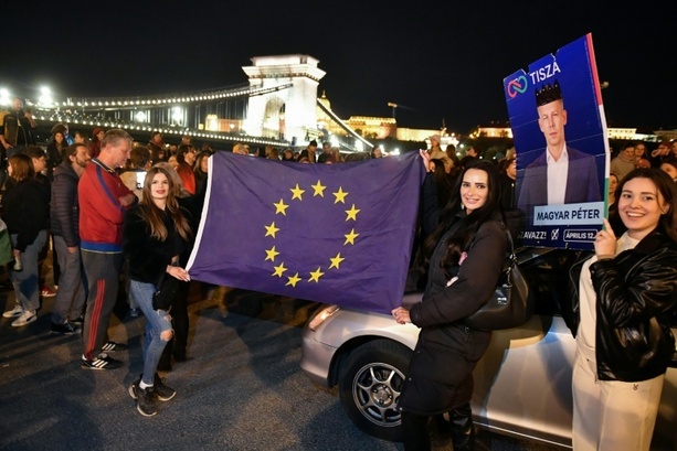 Bild vergr&ouml;&szlig;ern: Hoffnung auf geordnete Machtübergabe in Ungarn: EU-Vertreter beraten mit Wahlsieger Magyar