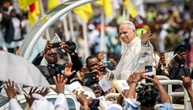 Papst ruft vor mehr als 120.000 Gläubigen in Kamerun zum Frieden auf