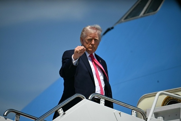 Bild vergr&ouml;&szlig;ern: US-Blockade: Iran droht mit erneuter Sperrung der Straße von Hormus