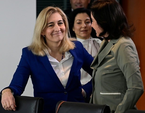 Bild vergr&ouml;&szlig;ern: Warkens Reformpläne im Kreuzfeuer: Sozial- und Ärzteverbände fordern Änderungen