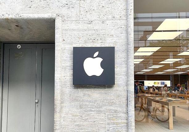 Bild vergr&ouml;&szlig;ern: John Ternus folgt auf Tim Cook als Apple-Chef