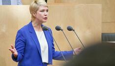 Schwesig fordert weitere Entlastungen in Ölkrise