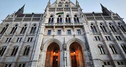 EuGH: Ungarisches LGBTQ-Gesetz nicht mit EU-Werten vereinbar