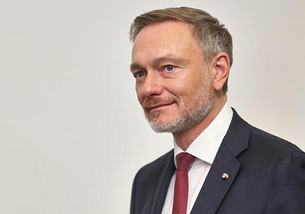 Bild vergr&ouml;&szlig;ern: Lindner kommt als Gast zum FDP-Parteitag