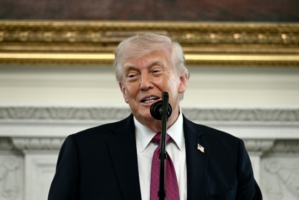 Bild vergr&ouml;&szlig;ern: Trump verlängert vorerst Waffenruhe mit dem Iran