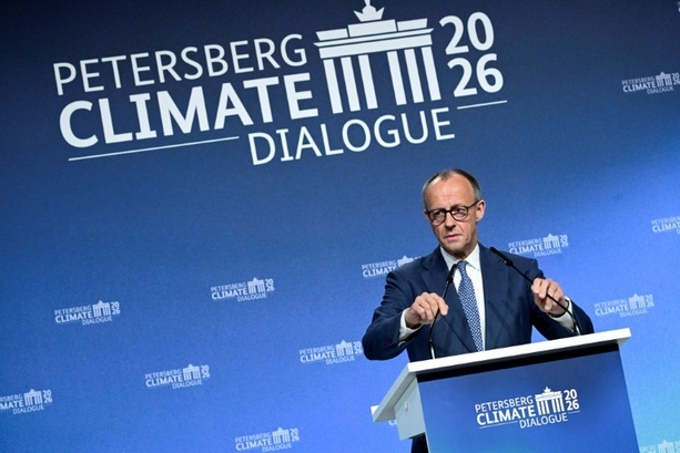 Bild vergr&ouml;&szlig;ern: Merz bekennt sich zu Klimaschutz - Akzent aber auf Wettbewerbsfähigkeit