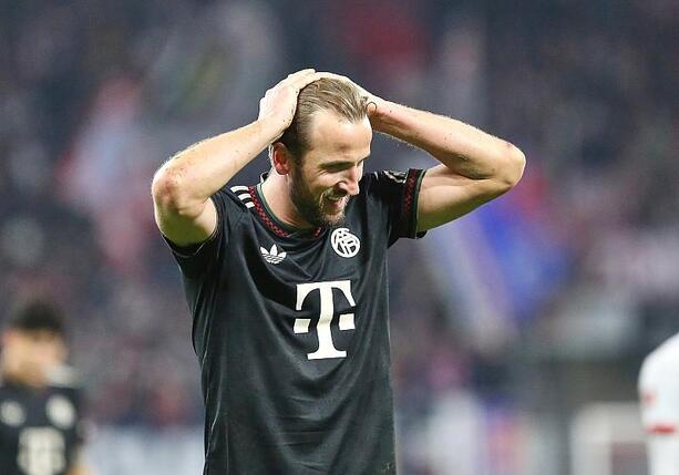 Bild vergr&ouml;&szlig;ern: FC Bayern zieht nach Sieg in Leverkusen ins DFB-Pokalfinale ein