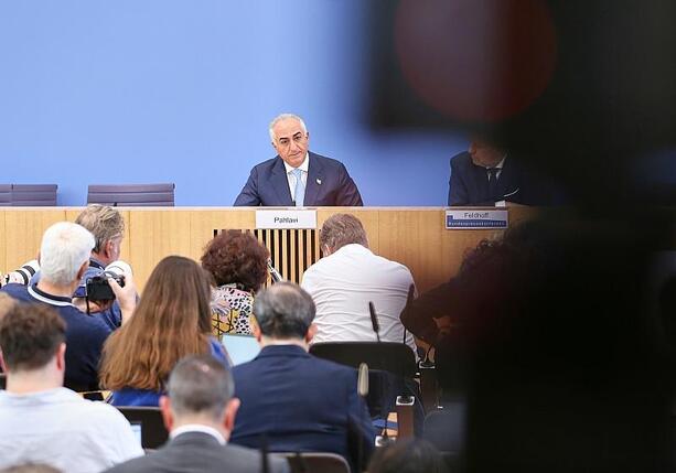 Bild vergr&ouml;&szlig;ern: Reza Pahlavi mahnt Westen zu mehr Engagement gegen Mullah-Regime