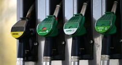 Bundestag stimmt für Tankrabatt ab 1. Mai