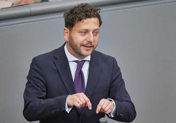 Bild vergr&ouml;&szlig;ern: Banaszak kritisiert Krisenmanagement des Kanzlers