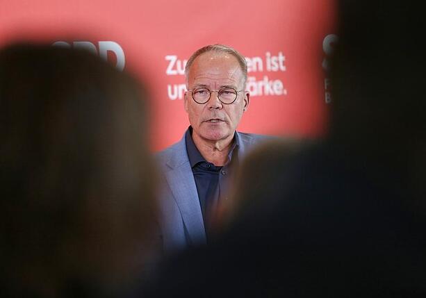 Bild vergr&ouml;&szlig;ern: SPD-Fraktionschef stimmt auf neue Schulden wegen Iran-Krise ein