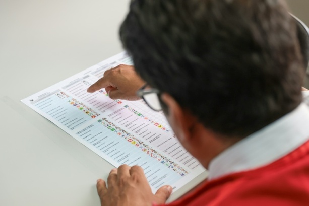 Bild vergr&ouml;&szlig;ern: Perus Wahlgericht hält an Termin für Präsidentschaftsstichwahl fest - keine Neuwahl in Lima