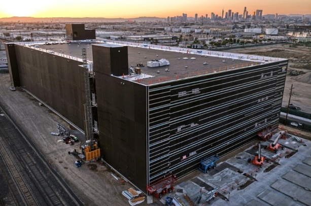 Bild vergr&ouml;&szlig;ern: Veto in Maine: Erstes Verbot in den USA für Bau von KI-Rechenzentren gescheitert